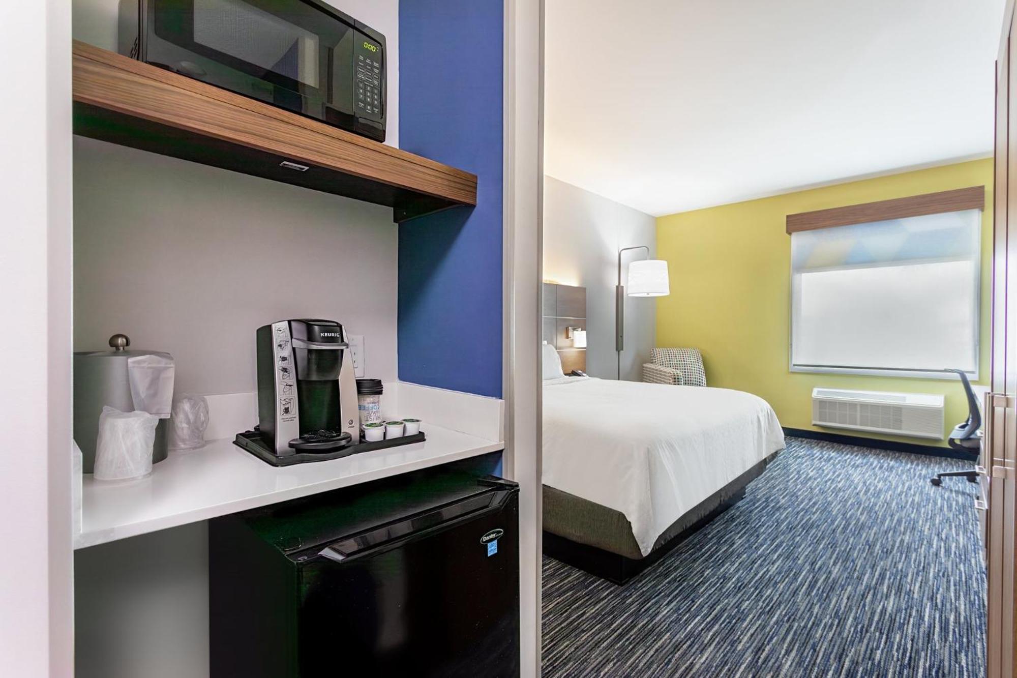 Holiday Inn Express & Suites - Miramar By Ihg Exterior photo